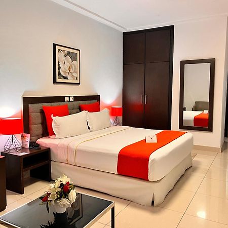 Lorenzo Hotel Абиджан Екстериор снимка