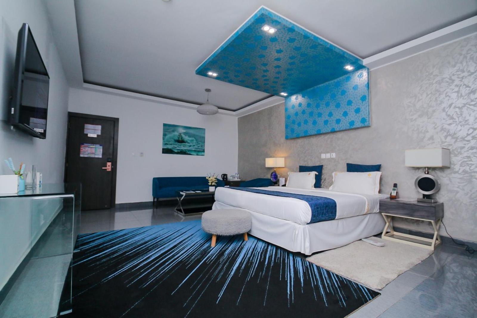 Lorenzo Hotel Абиджан Екстериор снимка