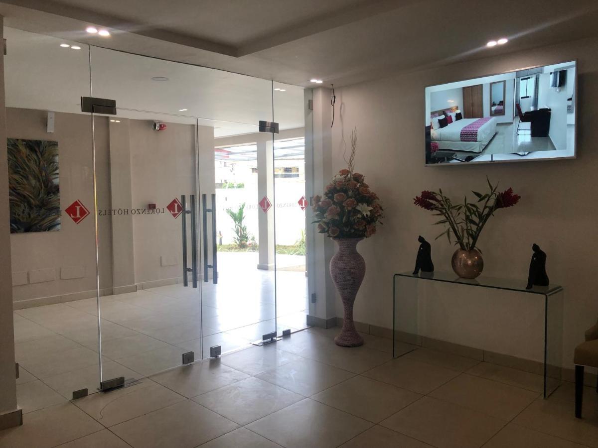 Lorenzo Hotel Абиджан Екстериор снимка