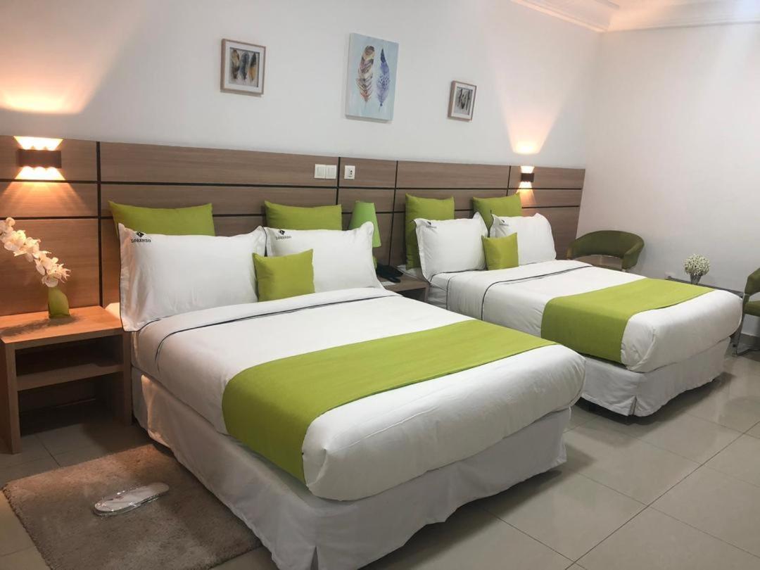 Lorenzo Hotel Абиджан Екстериор снимка
